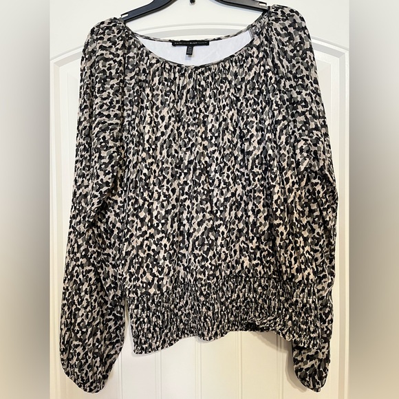 White House Black Market Top - Picture 4 of 9